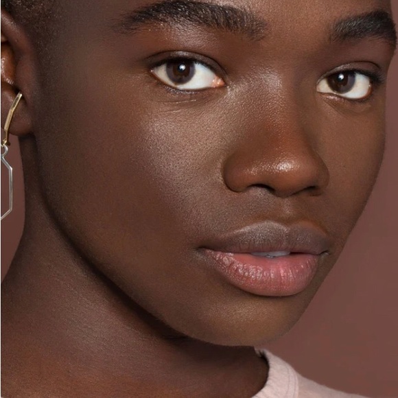 Brand new in box Ilia True Skin Serum Foundation shade SF13 -30ml - Picture 5 of 10